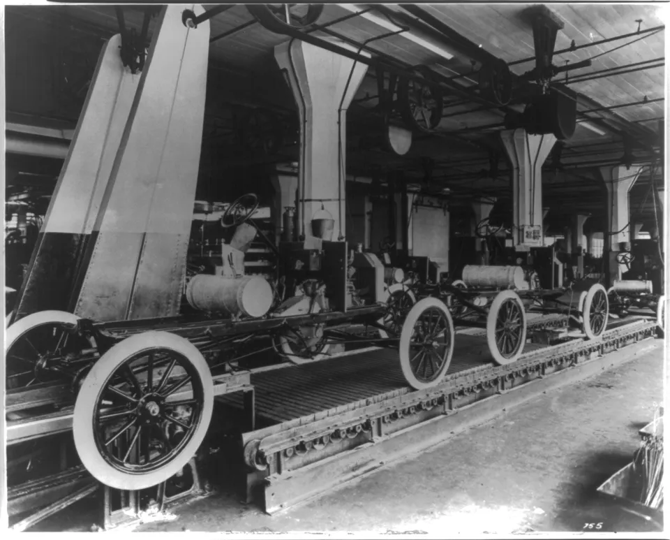 Ford Highland Park chassis assembly line, 1913
