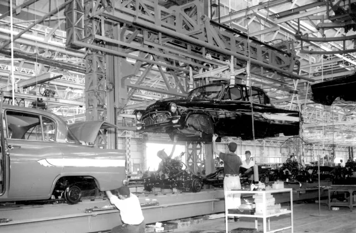 Toyota assembly line, 1950s, with two body styles running together